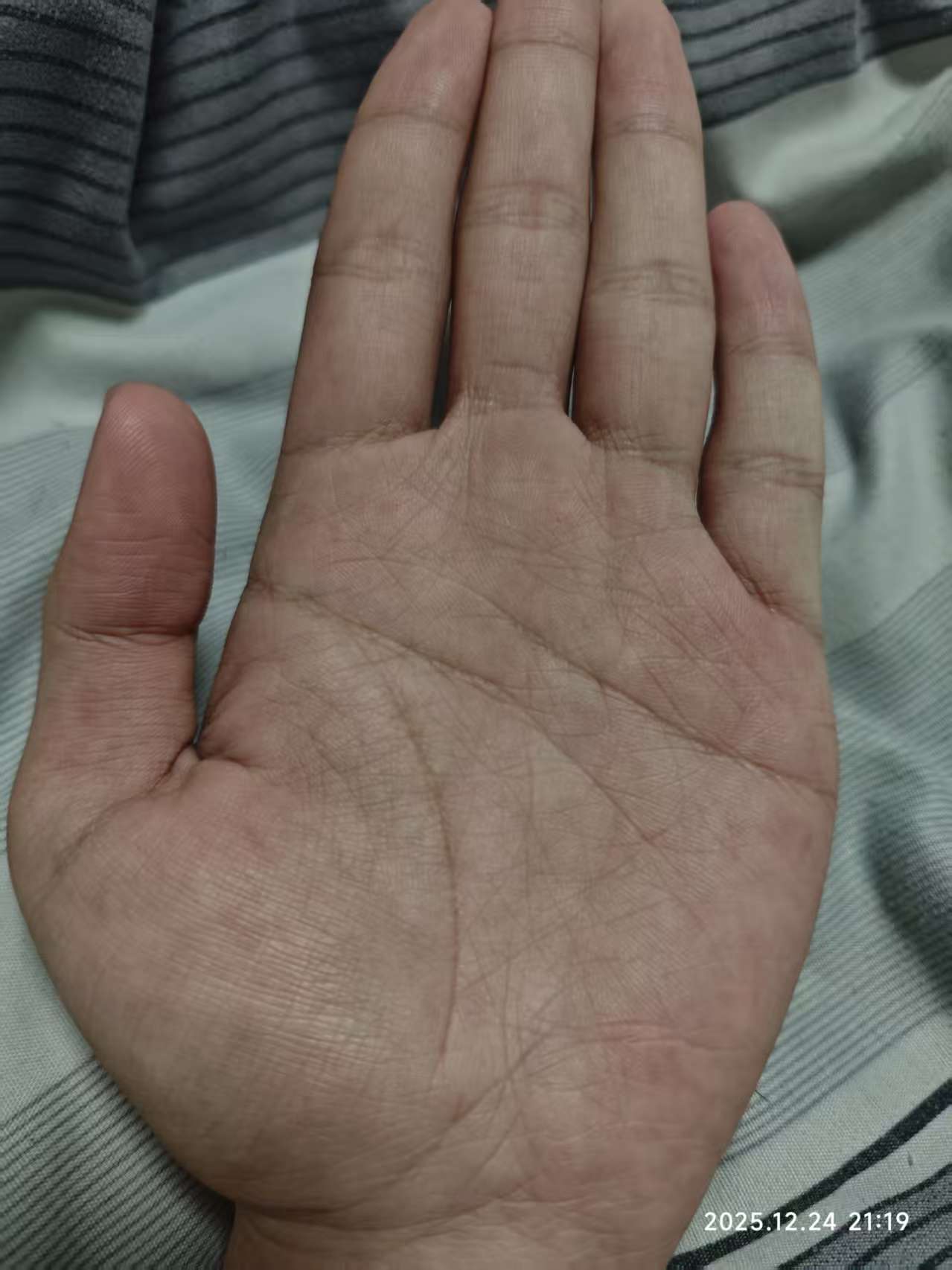 哈喽 有手相糕手吗研究一下哈哈-手相面相论坛-社区交流-归海文化